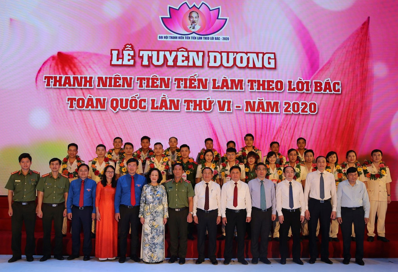 Tuyên dương 401 đại biểu thanh niên tiên tiến làm theo lời Bác ảnh 1