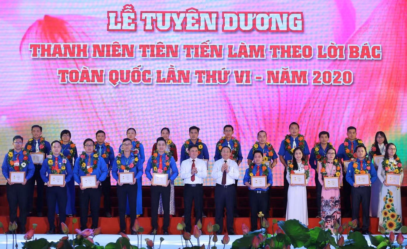 Tuyên dương 401 đại biểu thanh niên tiên tiến làm theo lời Bác ảnh 4