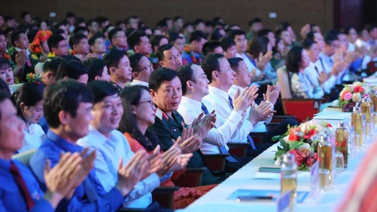 Tuyên dương 401 đại biểu thanh niên tiên tiến làm theo lời Bác ảnh 12
