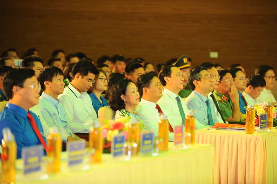 Tuyên dương 401 đại biểu thanh niên tiên tiến làm theo lời Bác ảnh 19