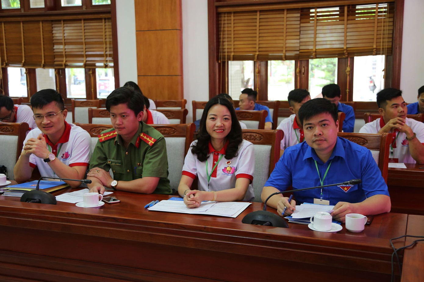 Đại biểu thanh niên tiên tiến trao đổi sáu vấn đề quan trọng của thế hệ trẻ ảnh 23