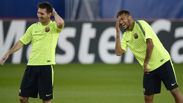 Barca nhận chén đắng ở Paris ảnh 13