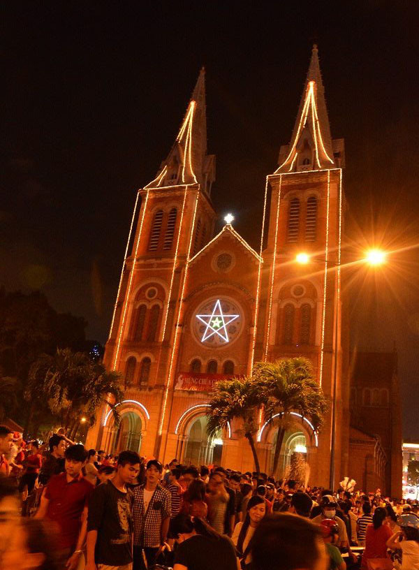 TƯỜNG THUẬT: Giới trẻ tưng bừng đón Giáng sinh ảnh 49