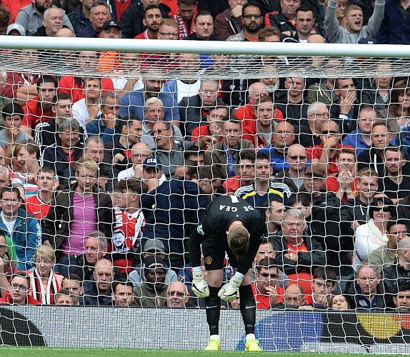 M.U-Swansea (1-2): Van Gaal nếm trái đắng ngày khai mạc ảnh 6