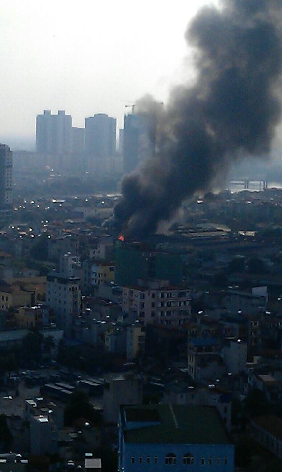 Cháy lớn ở phố Đại Từ, hai nhà xưởng chìm trong lửa khói ảnh 16