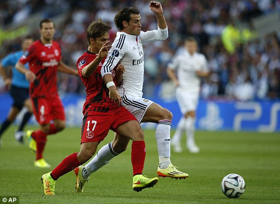 Ronaldo lập cú đúp, Real hả hê ôm Siêu Cup ảnh 8