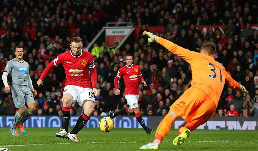 M.U vs Newcastle (3-1): 'Thủ lĩnh' tặng quà ảnh 8