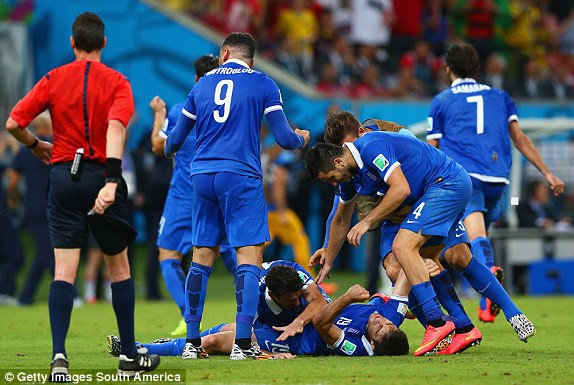 Hạ Hy Lạp ở cuộc 'đấu súng', Costa Rica viết tiếp chuyện cổ tích ảnh 4