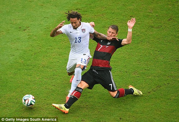 Ronaldo 'khai hỏa', Bồ vẫn phải tức tưởi hồi hương ảnh 6