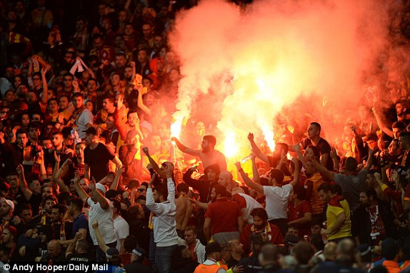 Arsenal vs Galatasaray (4-1): 'Cỗ pháo' Welbeck gầm vang ảnh 10