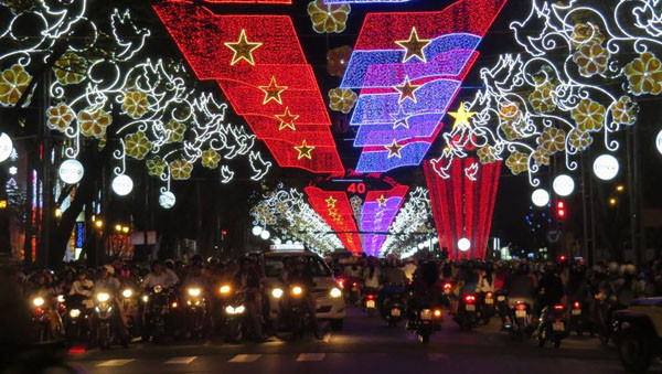 TƯỜNG THUẬT: Giới trẻ tưng bừng đón Giáng sinh ảnh 79