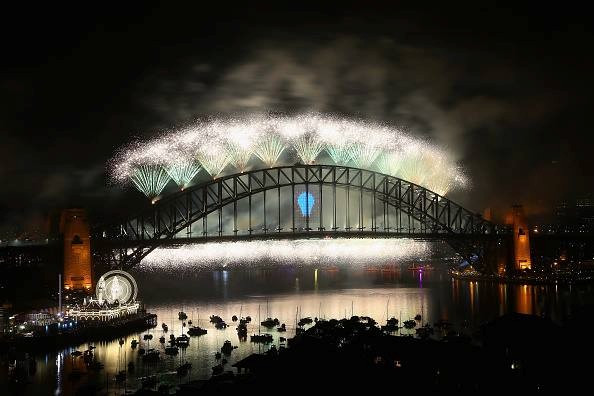 Rực sáng pháo hoa chào mừng năm mới 2015 ảnh 40