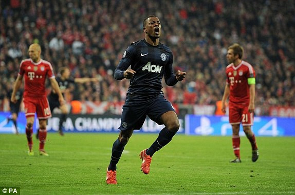 Bayern - M.U (3-1): Hoa hồng trên nấm mộ ảnh 7