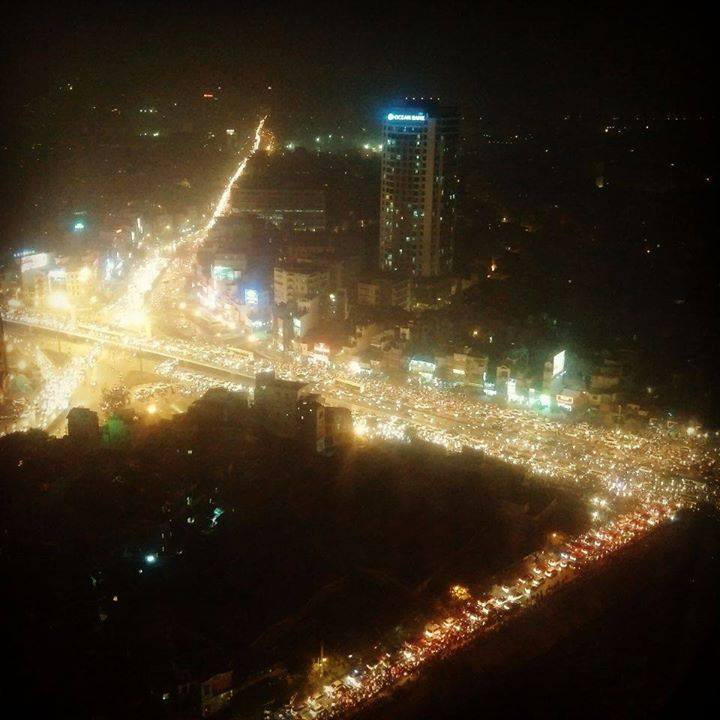 TƯỜNG THUẬT: Giới trẻ tưng bừng đón Giáng sinh ảnh 37