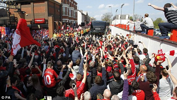 Liverpool-Chelsea (0-2): 'Cáo già' như Mourinho ảnh 16
