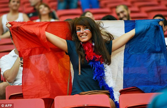 Pháp – Nigeria (2-0): 'Trống choai' Pogba hạ gục Đại bàng xanh ảnh 16