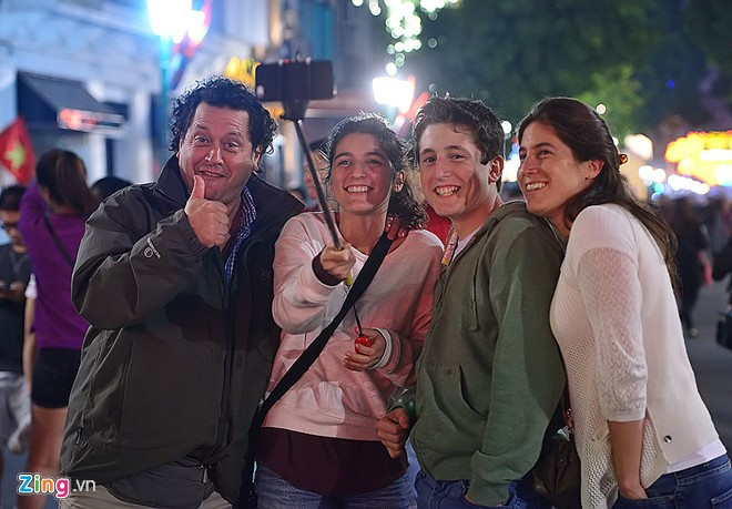 Rực sáng pháo hoa chào mừng năm mới 2015 ảnh 16