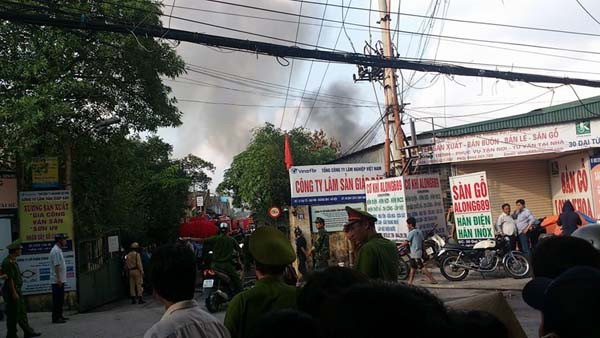 Cháy lớn ở phố Đại Từ, hai nhà xưởng chìm trong lửa khói ảnh 19