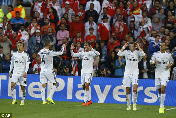 Ronaldo lập cú đúp, Real hả hê ôm Siêu Cup ảnh 7