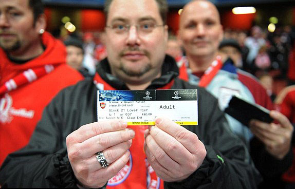 Hạ Arsenal, Bayern đặt một chân vào tứ kết ảnh 9