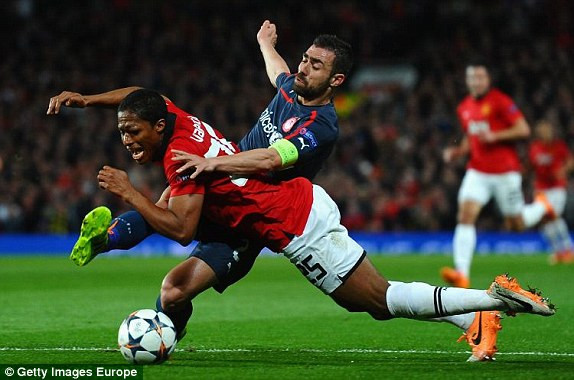 Van Persie thăng hoa, M.U ngược dòng kỳ vĩ ảnh 15