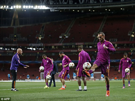 Arsenal vs Galatasaray (4-1): 'Cỗ pháo' Welbeck gầm vang ảnh 17