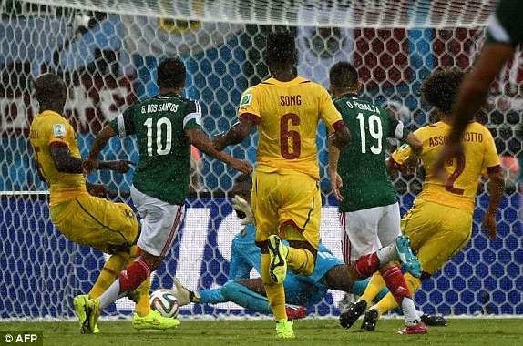 Mexico-Cameroon (1-0): Bắn hạ Sư tử trong mưa ảnh 3