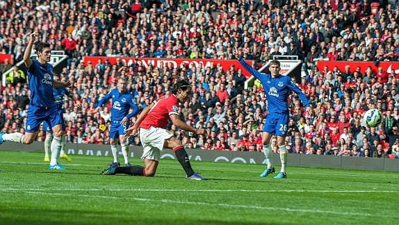 Falcao 'mở tài khoản', M.U hạ Everton ảnh 4