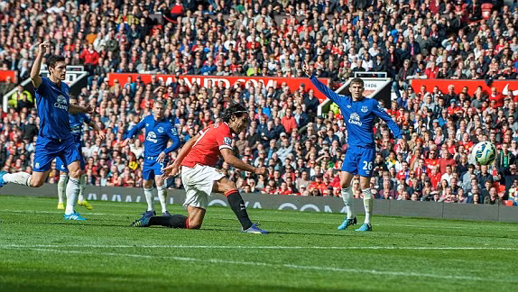 Falcao 'mở tài khoản', M.U hạ Everton ảnh 4