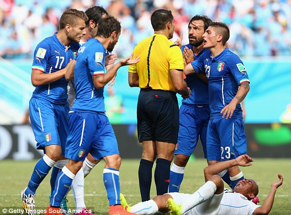 Italia – Uruguay (0-1): Arruzzi cay đắng chia tay World Cup ảnh 1