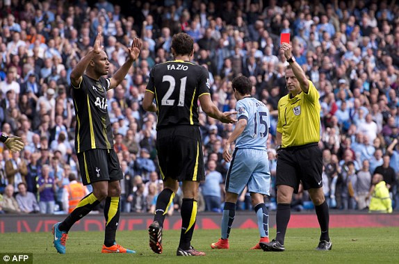 Aguero lập 'poker', Man City đại thắng Tottenham ảnh 5