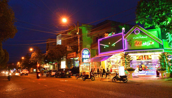 TƯỜNG THUẬT: Giới trẻ tưng bừng đón Giáng sinh ảnh 86