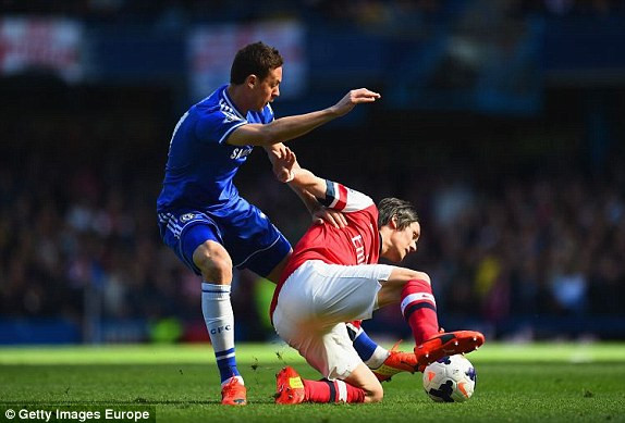 'Món quà' tủi hổ cho Wenger ảnh 7