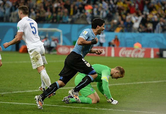 Uruguay-Anh (2-1): Luis Suarez trở thành 'tử thần' của Tam Sư ảnh 2