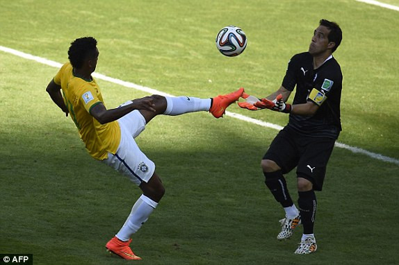 Brazil-Chile (1-1, penaty 3-2): Selecao nhọc nhằn vượt ải ảnh 3