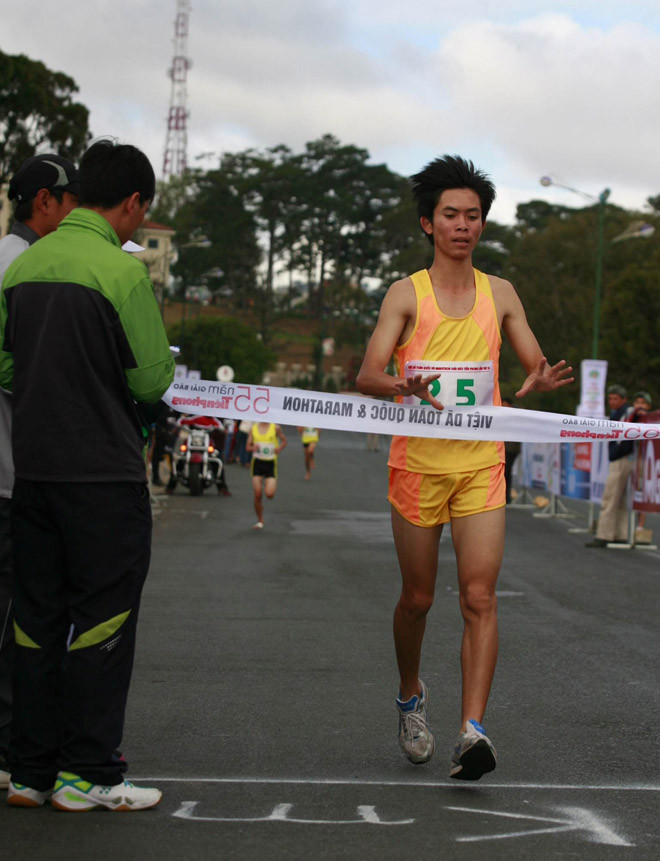 Giải Việt dã và marathon báo Tiền Phong: Tranh tài đỉnh cao ảnh 18