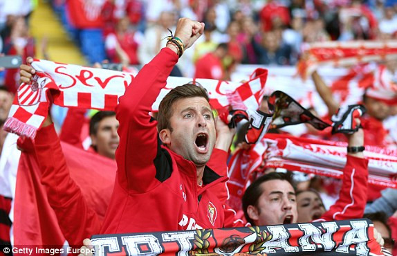 Ronaldo lập cú đúp, Real hả hê ôm Siêu Cup ảnh 13