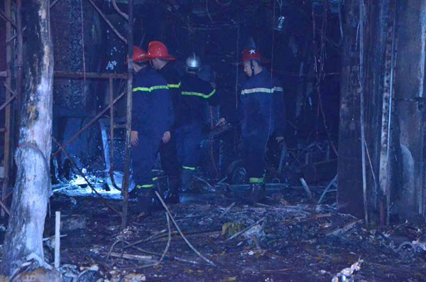 [ẢNH] Lửa ngùn ngụt bao trùm thẩm mỹ viện trên phố Kim Mã ảnh 8