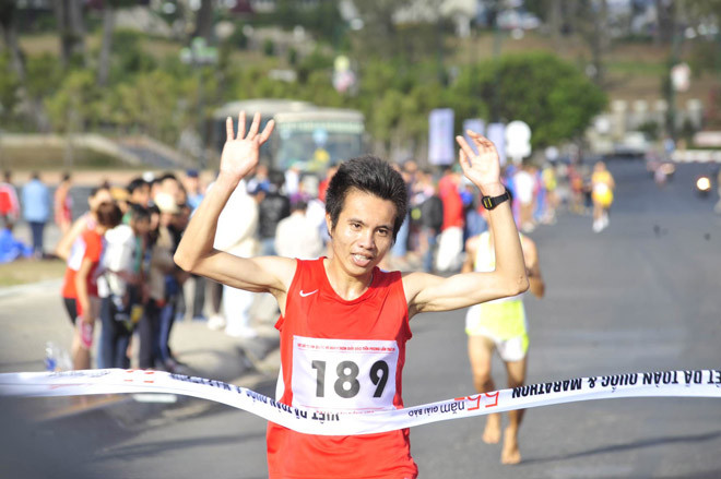 Giải Việt dã và marathon báo Tiền Phong: Tranh tài đỉnh cao ảnh 14