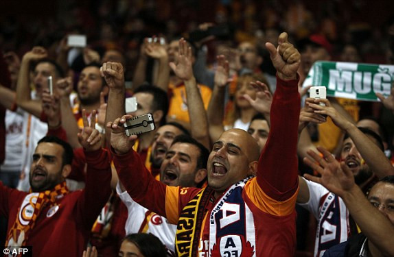 Arsenal vs Galatasaray (4-1): 'Cỗ pháo' Welbeck gầm vang ảnh 13