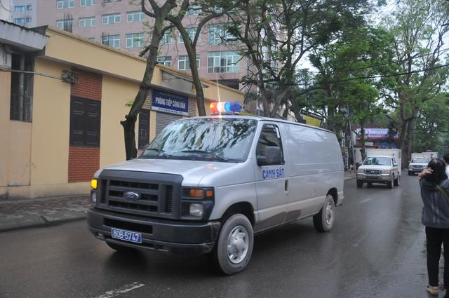 Dương Chí Dũng, Mai Văn Phúc khai nhận rượu ngoại, phong bì ảnh 12