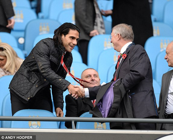 Man City-M.U (1-0): Quỷ đỏ ôm hận vì tội đồ Smalling ảnh 11