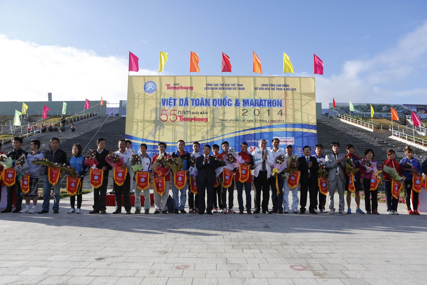 Giải Việt dã và marathon báo Tiền Phong: Tranh tài đỉnh cao ảnh 9