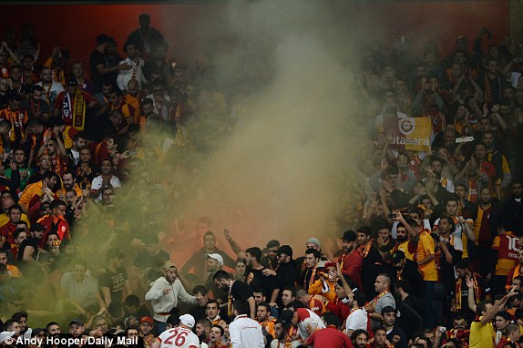 Arsenal vs Galatasaray (4-1): 'Cỗ pháo' Welbeck gầm vang ảnh 15