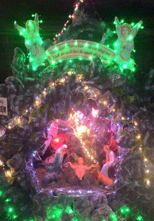 TƯỜNG THUẬT: Giới trẻ tưng bừng đón Giáng sinh ảnh 72