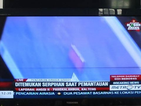 [LIVE] Phát hiện thân máy bay QZ8501 dưới đáy biển ảnh 62