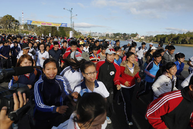 Giải Việt dã và marathon báo Tiền Phong: Tranh tài đỉnh cao ảnh 12