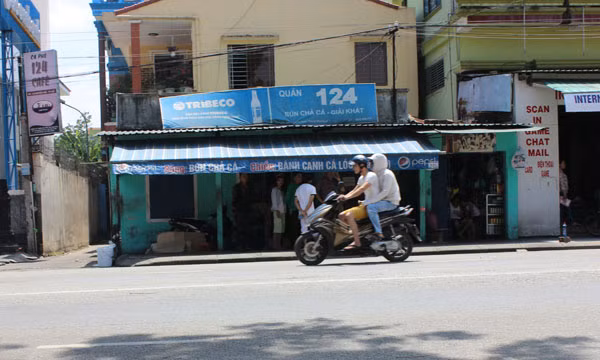 Tin mới về vụ giải cứu nữ sinh bị khống chế ở nhà riêng ảnh 2
