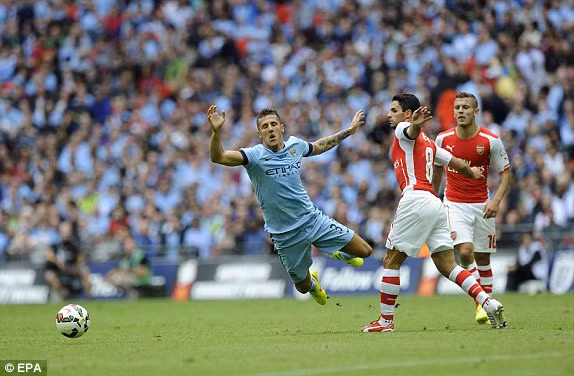 Vùi dập Man City dưới họng pháo, Arsenal giành Siêu cup ảnh 5