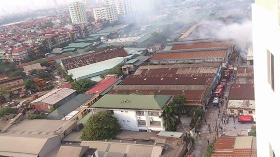 Cháy lớn ở phố Đại Từ, hai nhà xưởng chìm trong lửa khói ảnh 10
